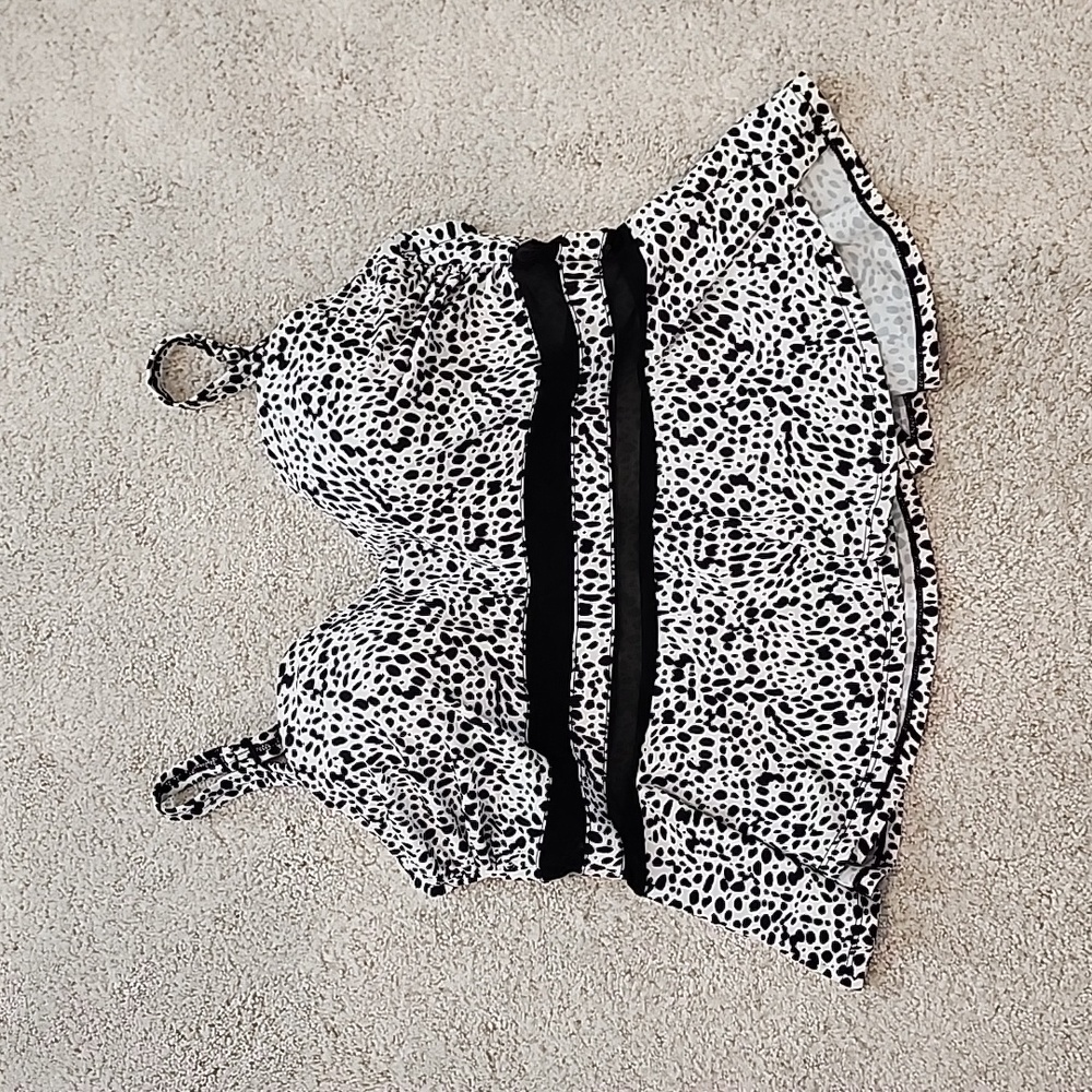 Torrid swim top size 2